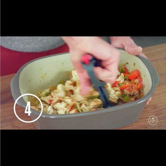 Pampered Chef Salad Chopper - Picture 7 of 8